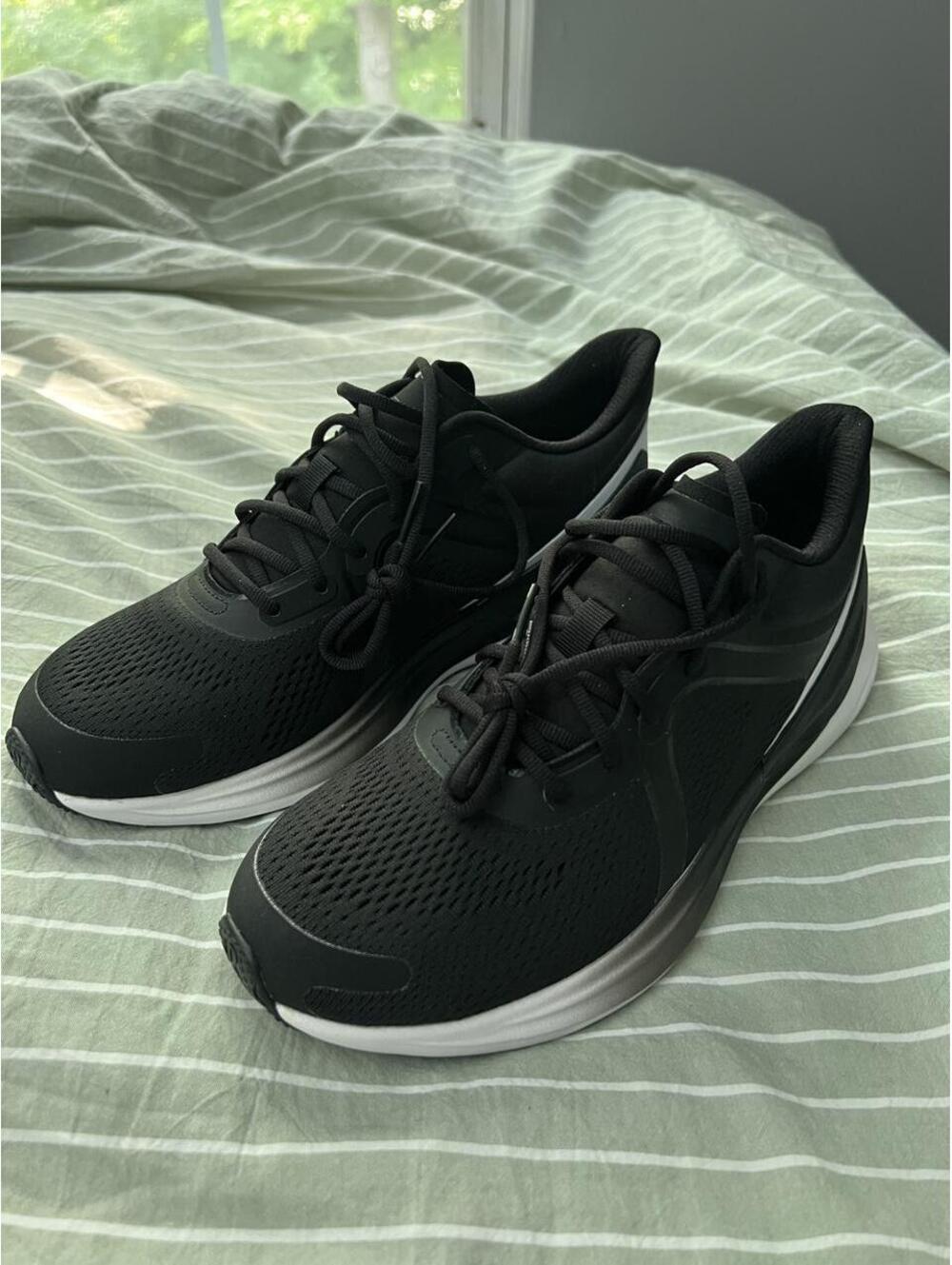 Lululemon Blissfeel Run sneakers